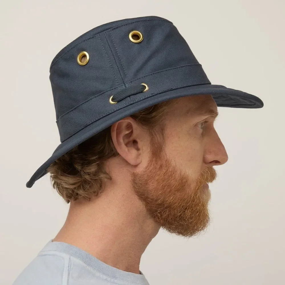 Tilley T5 Adventure Hat mens size medium (M)